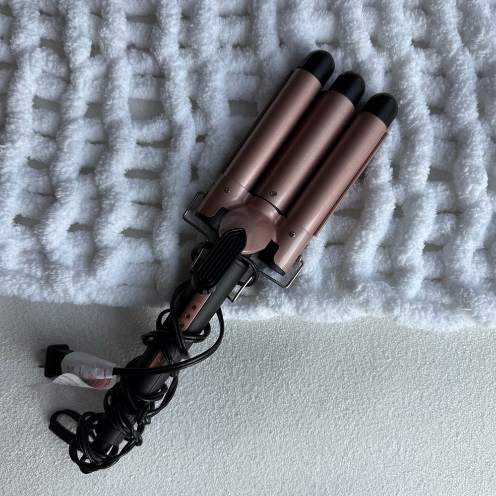 Triple Barrel Hair Curler in Rose Gold 1in
